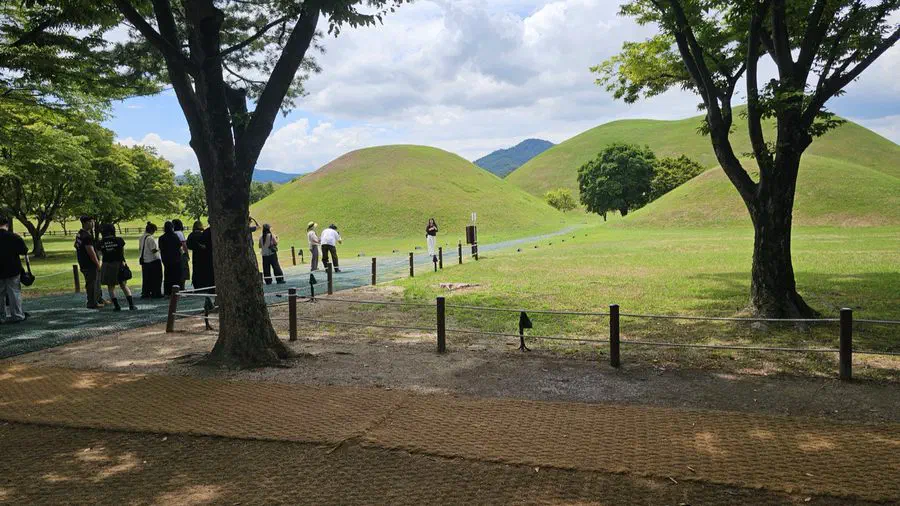 Tomb mounds and walking paths inside Daereungwon